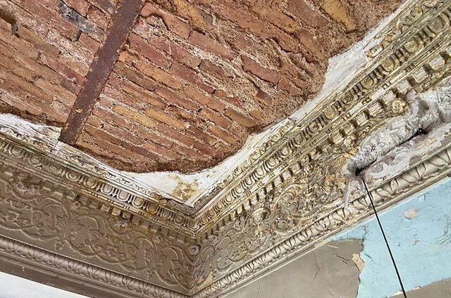 تخریب «کافه ایران» در خیابان انقلاب تهران