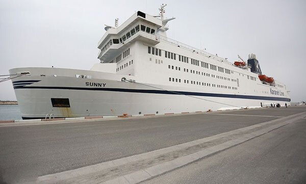 ضرغامی: قطر اجازه جذب گردشگر جام جهانی به ایران نداد /  پهلوگیری کشتی سانی منتفی شد