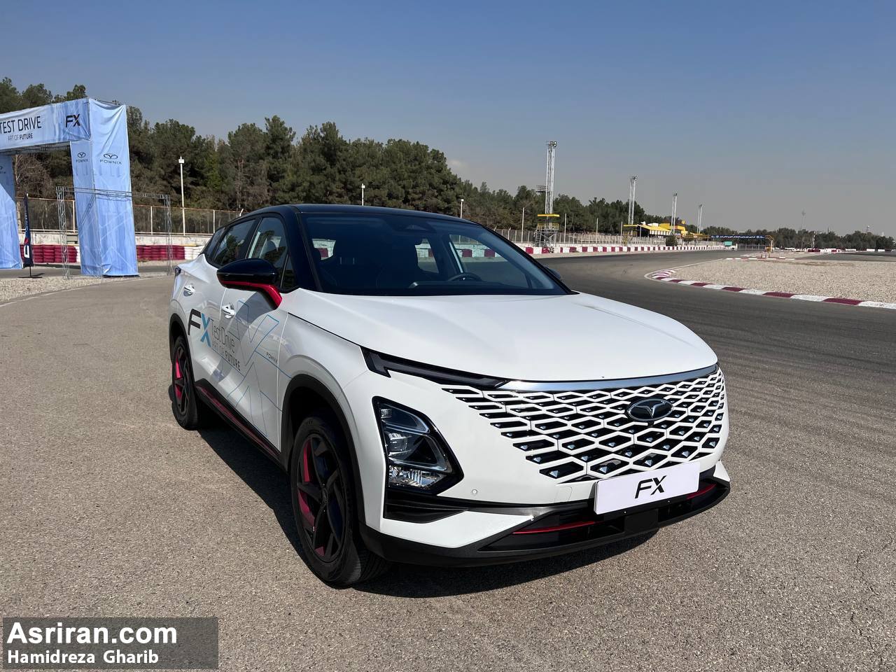 شاسی بلند جدید با نام فونیکس FX روانه بازار ایران شد/ تست و بررسی خودرو و حدود قیمت (+عکس و فیلم) شاسی بلند جدید با نام فونیکس FX روانه بازار ایران شد/ تست و بررسی خودرو و حدود قیمت (+عکس و فیلم)