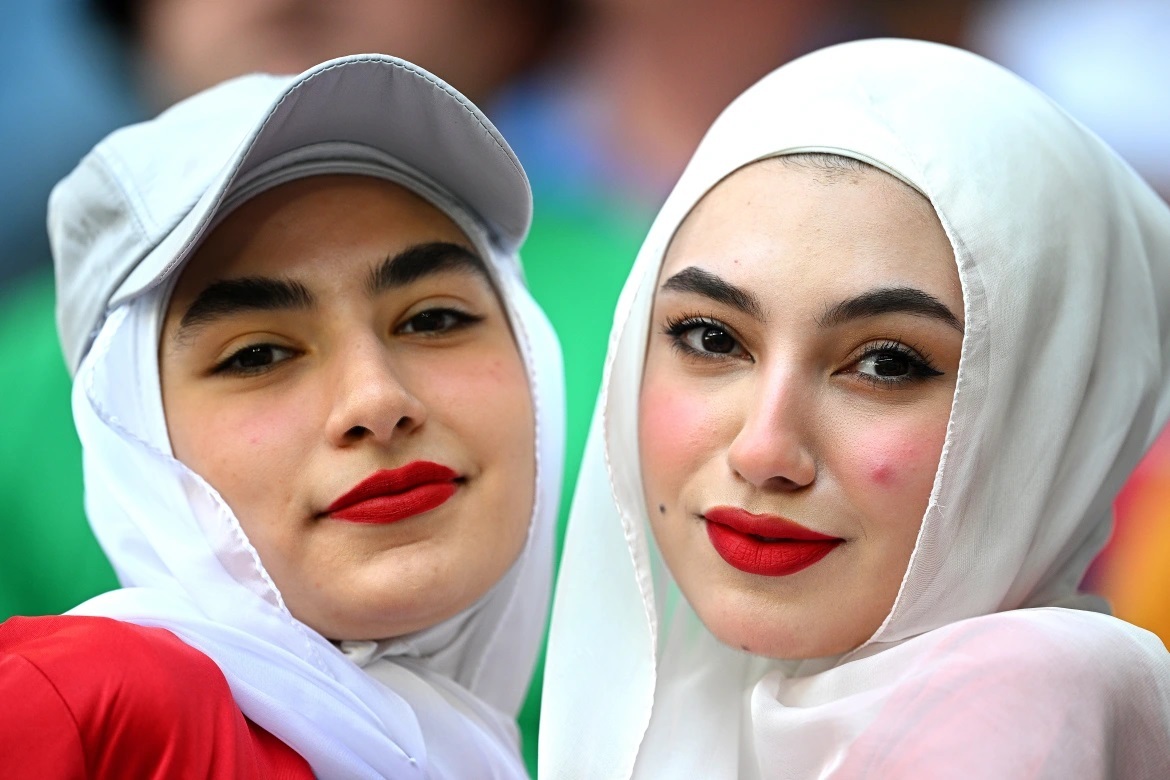 تماشاگران جام جهانی فوتبال در قطر (عکس) تماشاگران جام جهانی فوتبال در قطر (عکس)