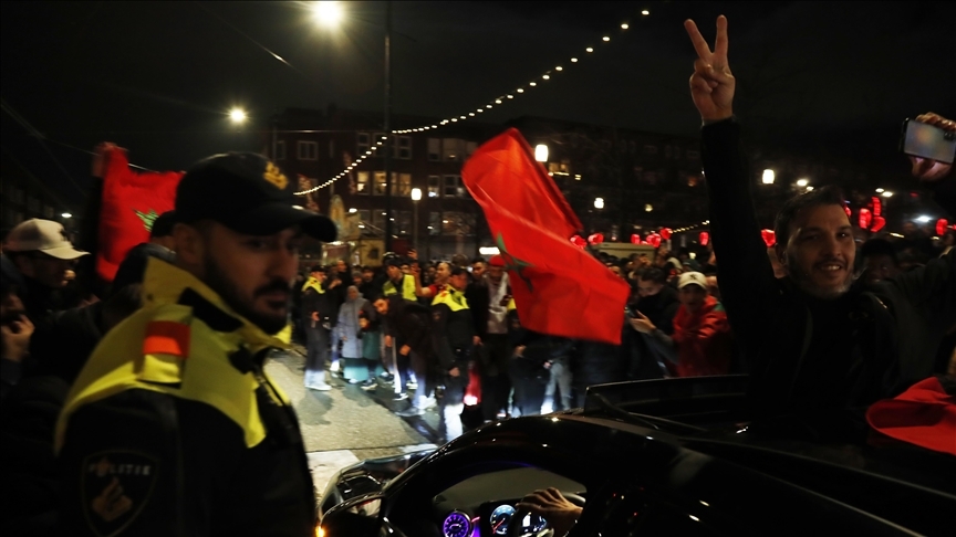شادی مراکشی ها بعد از پیروزی تاریخی در جام جهانی (+عکس) شادی مراکشی ها بعد از پیروزی تاریخی در جام جهانی (+عکس)