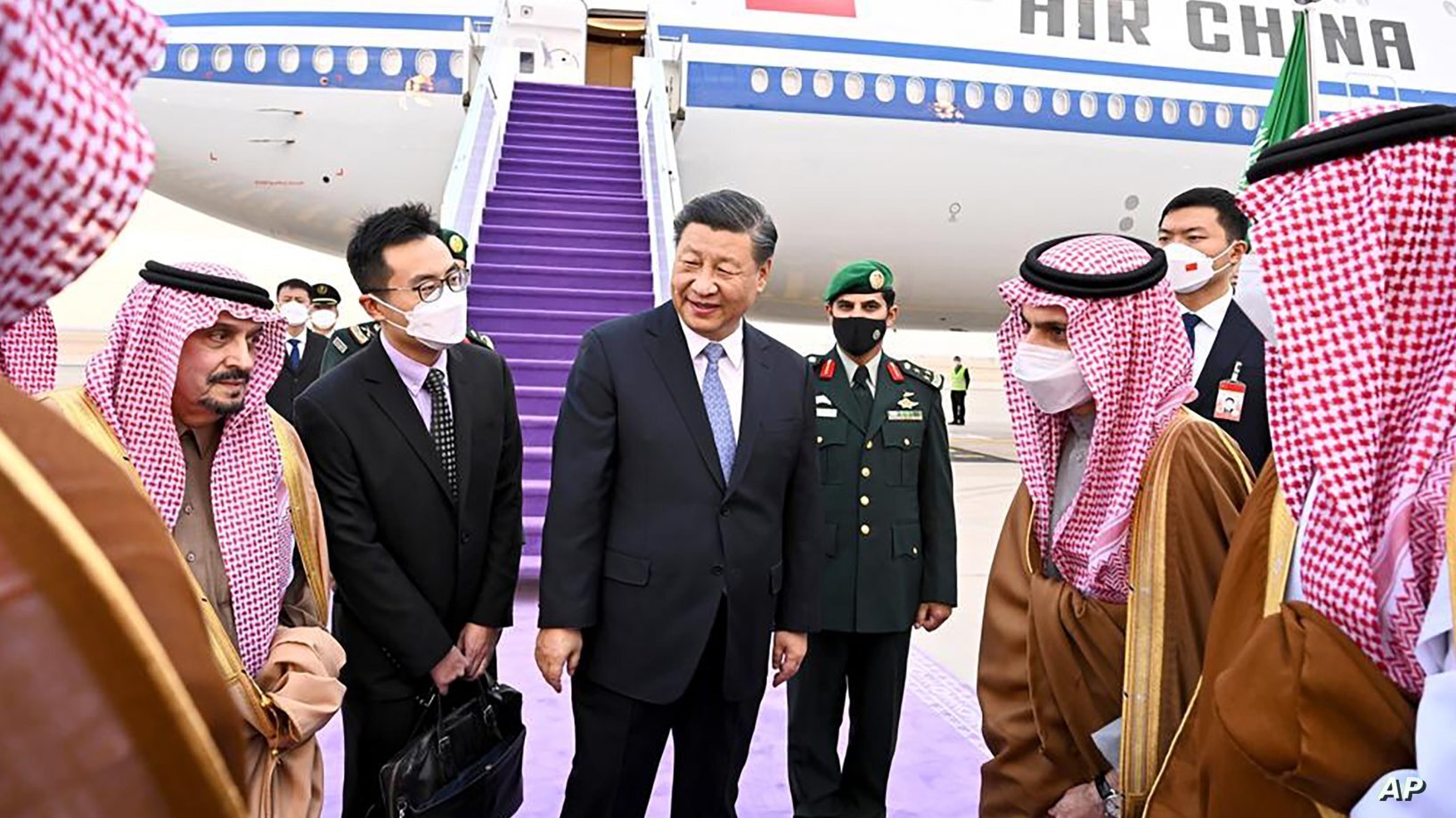 سفر رئیس جمهوری چین به سعودی (+عکس) / امضای توافقنامه شراکت استراتژیک / رئیس جمهور چین: آغاز عصر جدید روابط با سعودی سفر رئیس جمهوری چین به سعودی (+عکس) / امضای توافقنامه شراکت استراتژیک / رئیس جمهور چین: آغاز عصر جدید روابط با سعودی