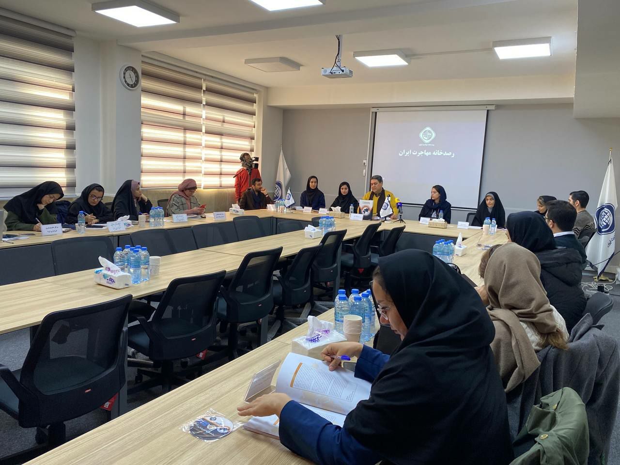 رونمایی از سالنامه مهاجرتی ایران ۱۴۰۱ / علل میل به مهاجرت از ایران