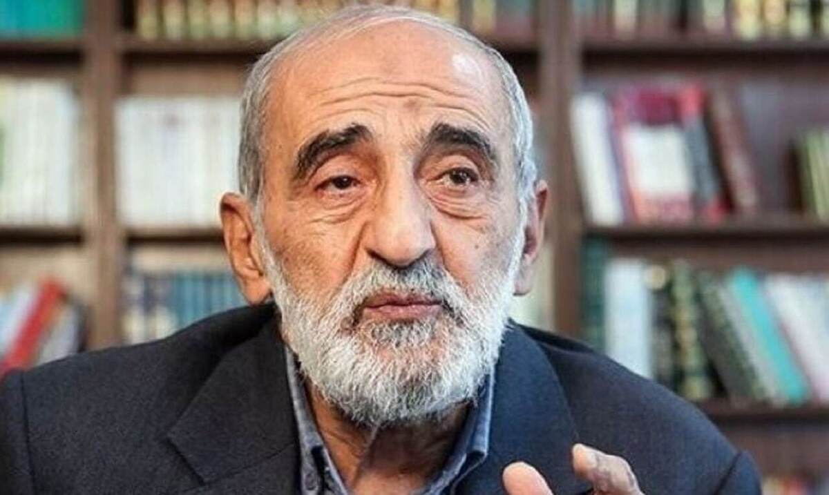 اعتمادآنلاین: شریعتمداری این عکس را نبیند! (+عکس)