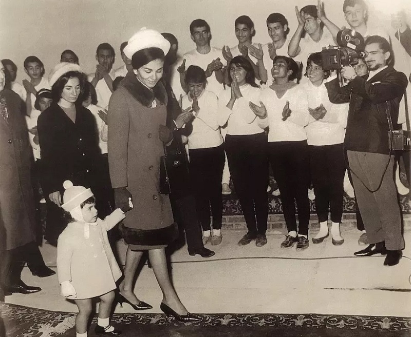 گذری بر زندگی پطروس پالیان فیلم بردار اختصاصی خانواده پهلوی | پایگاه خبری تحلیلی انصاف نیوز گذری بر زندگی پطروس پالیان فیلم بردار اختصاصی خانواده پهلوی | پایگاه خبری تحلیلی انصاف نیوز