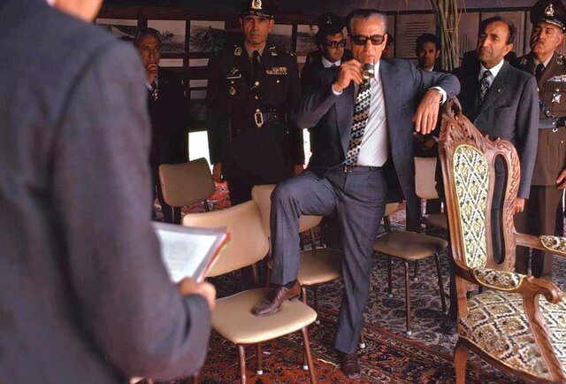 زمینههای اجتماعی انقلاب 57 از نگاه حسین بشیریه: ناسیونالیسم به زبان اسلام، اسلام به زبان ناسیونالیسم زمینههای اجتماعی انقلاب 57 از نگاه حسین بشیریه: ناسیونالیسم به زبان اسلام، اسلام به زبان ناسیونالیسم