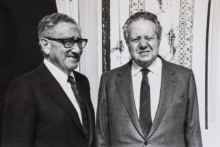 حکومت و اپوزیسیون و دموکراتیزاسیون در پرتغال حکومت و اپوزیسیون و دموکراتیزاسیون در پرتغال