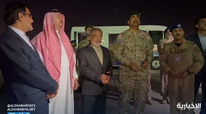انتقال 65 ایرانی از سودان به وسیله عربستان / تشکر  دیپلمات ایرانی از فرماندهان ارتش سعودی (+فیلم)