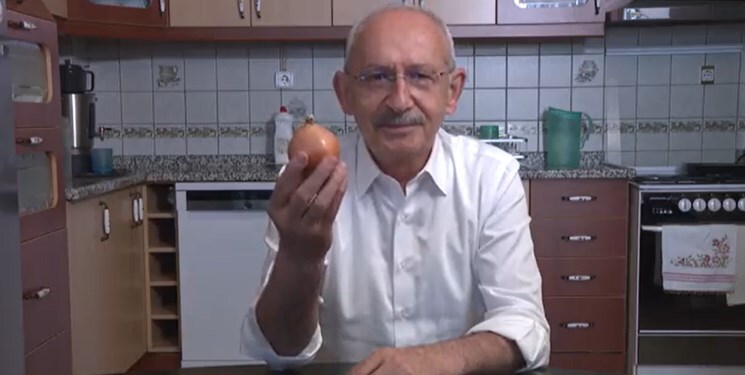 5 کارت بازی اردوغان و 7 برگ برنده قلیچدار اوغلو در انتخابات ترکیه: از ناو رجب تا پیاز کمال 5 کارت بازی اردوغان و 7 برگ برنده قلیچدار اوغلو در انتخابات ترکیه: از ناو رجب تا پیاز کمال