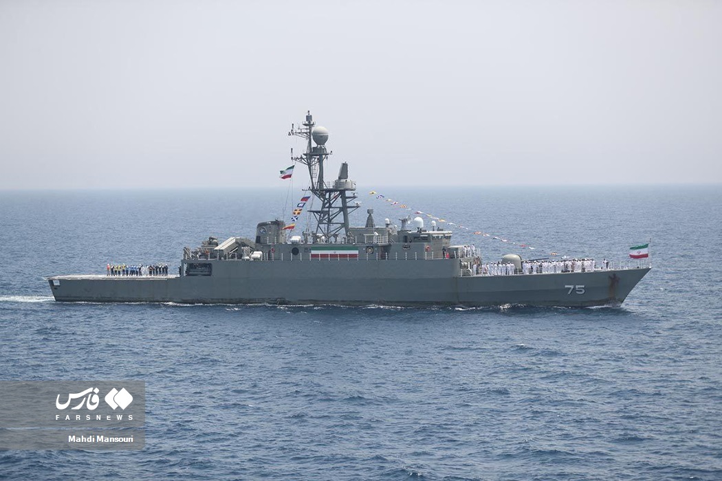 ورود «ناوگروه ۸۶ ارتش» به ایران (عکس)