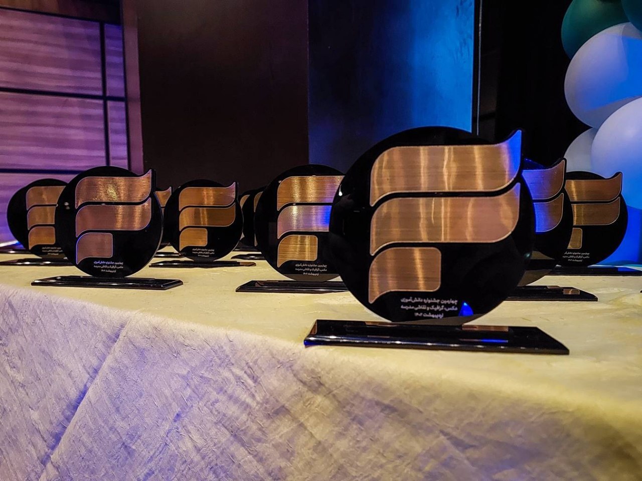 جذب دانش آموزان برگزیده از جشنواره عکس، گرافیک و نقاشی مدرسه در حوزه های مختلف کار/ ارسال ۱۱۱ اثر از کشورهای خارجی به جشنواره عکس و گرافیک مدرسه 