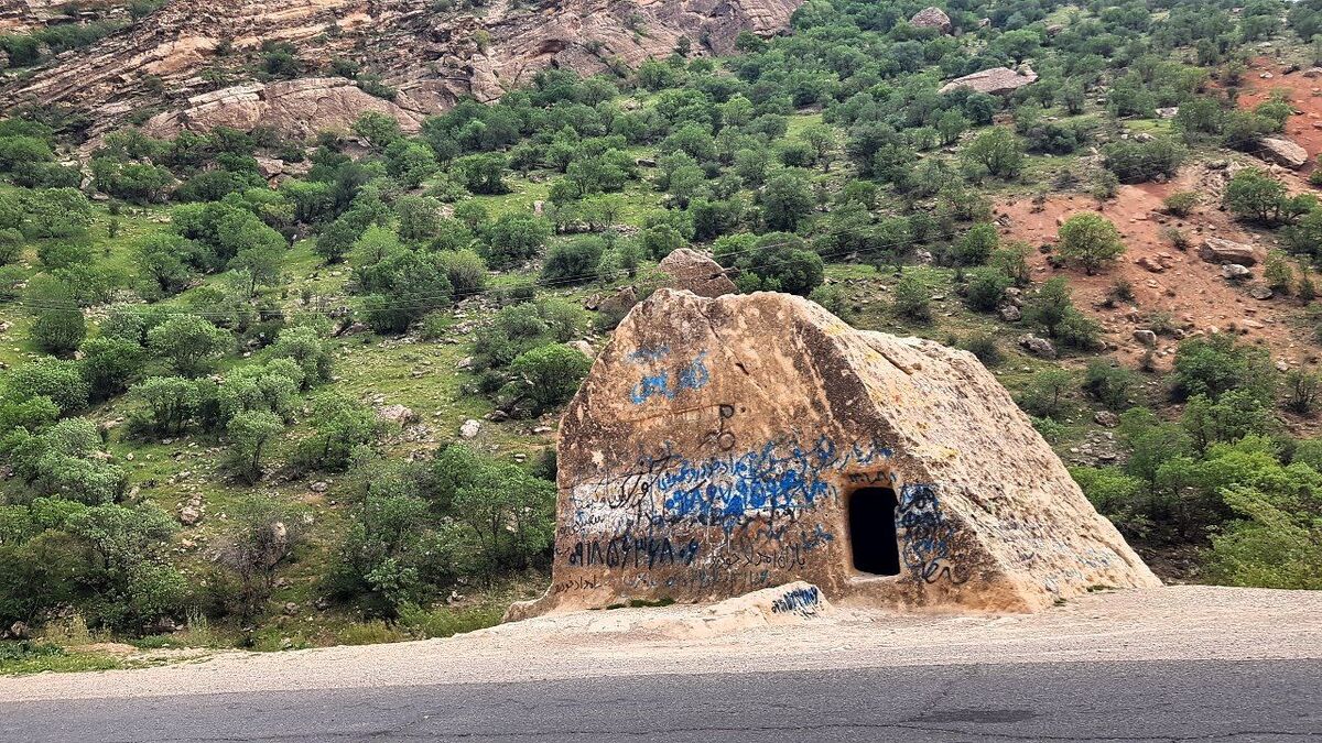 شمارش معکوس برای انفجار یک اثر باستانی ایران (+عکس و فیلم)