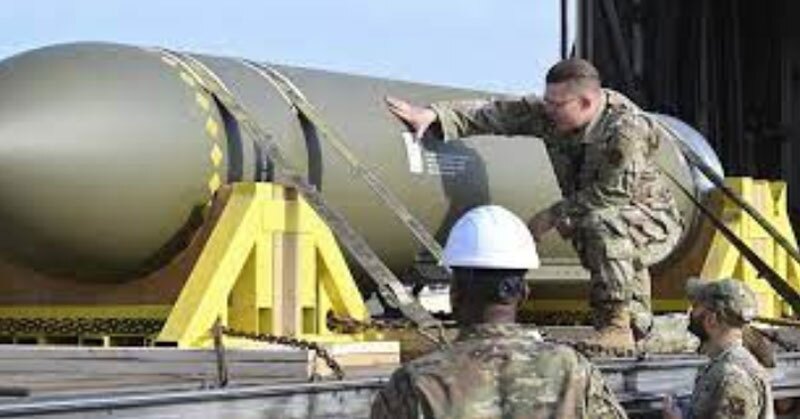 ماجرای انتشار و حذف عکس بمب آمریکایی برای حمله به تاسیسات زیر زمینی ایران چه بود؟(+عکس) ماجرای انتشار و حذف عکس بمب آمریکایی برای حمله به تاسیسات زیر زمینی ایران چه بود؟(+عکس)