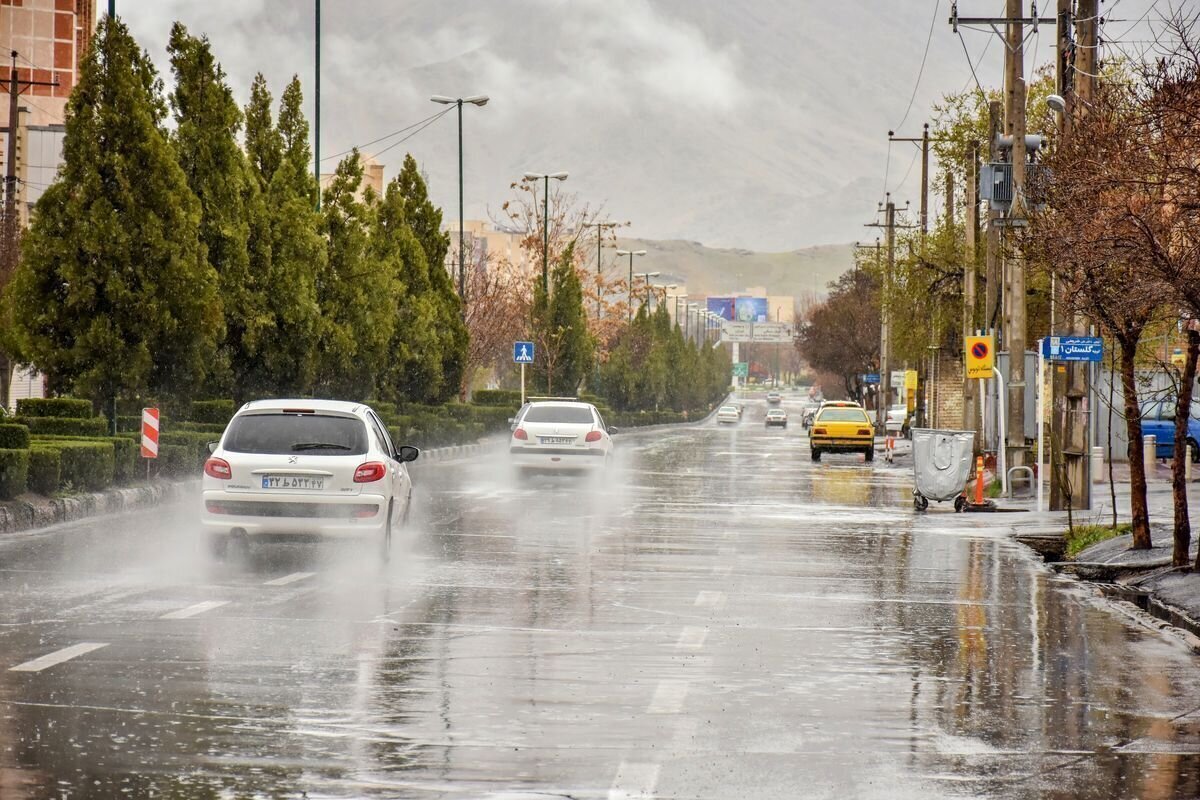 وضعیت جوی کشور تا پایان هفته/ کاهش دما و بارش باران