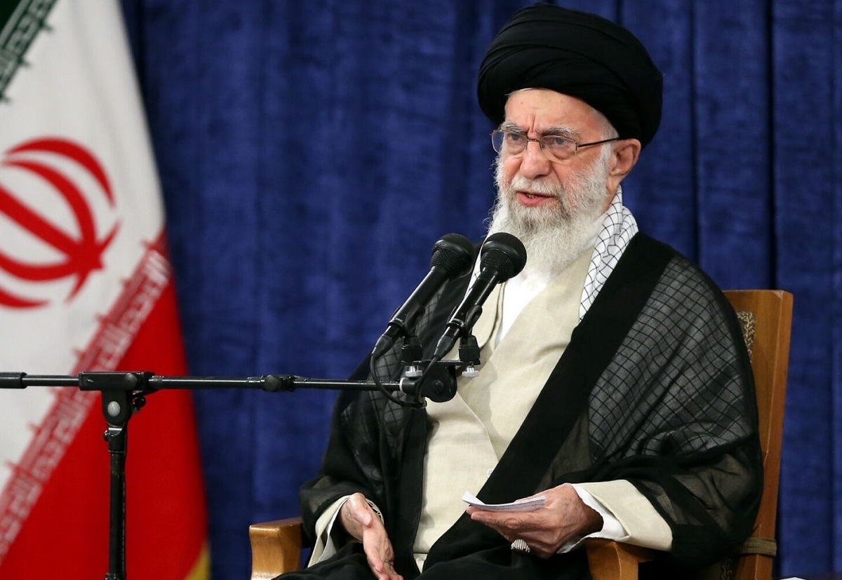 مقام معظم رهبری: قانون اقدام راهبردی کشور را از سرگردانی در قضیه‌ هسته‌ای نجات داد