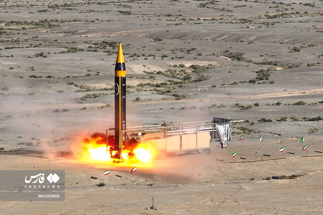 رونمایی از موشک جدید ایران (+عکس)