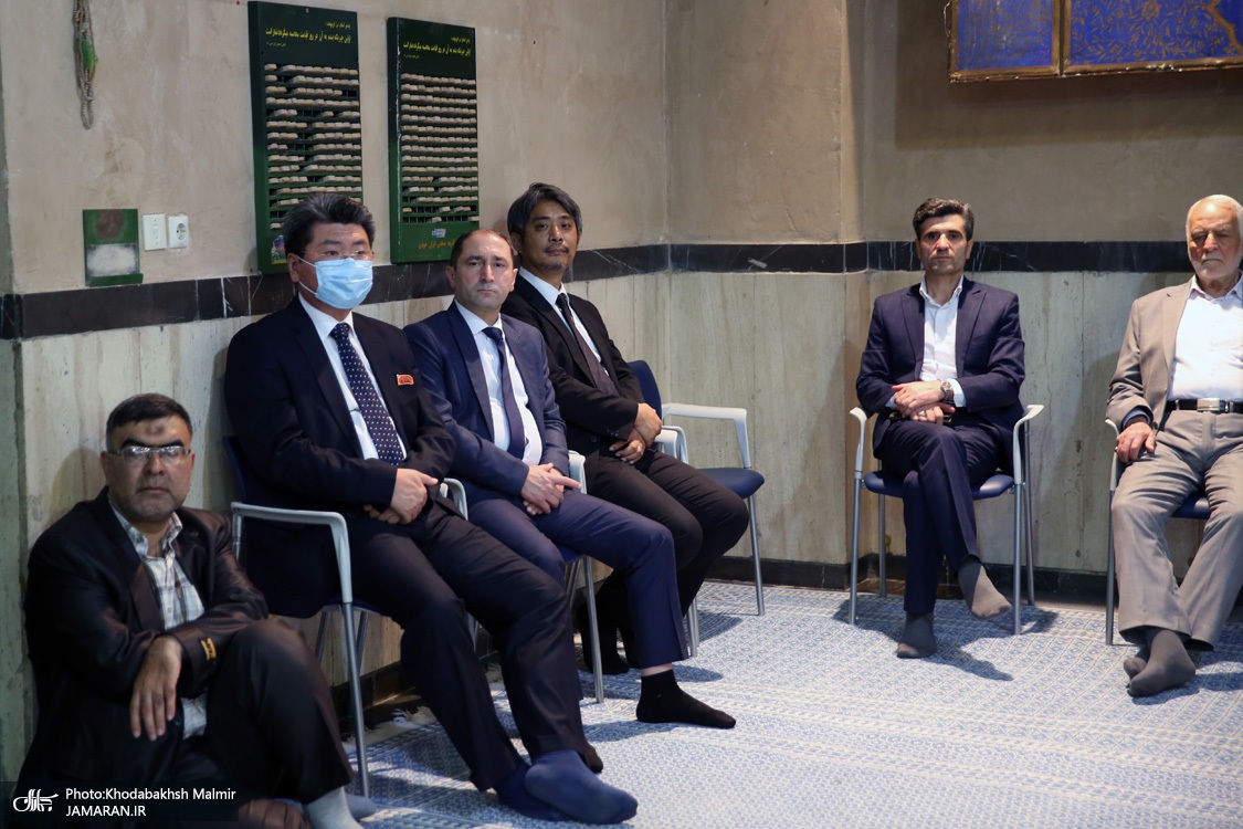 سفیر چین و کره شمالی در مراسم موتلفه در جماران (عکس)