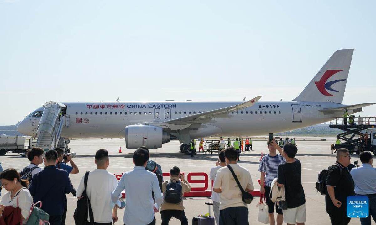 آغاز پروازهای اولین هواپیمای مسافربری ساخت چین (+عکس)