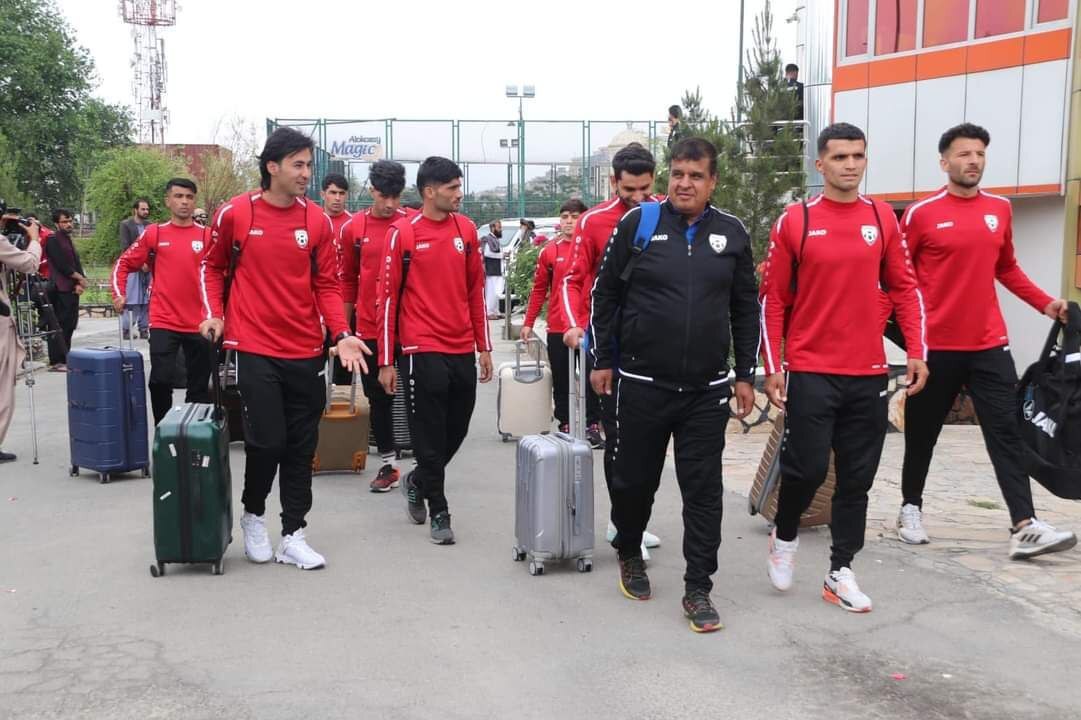 دیدار تیم ملی فوتبال افغانستان با نخست وزیر طالبان (+عکس)/ اردوی تیم در عربستان سعودی دیدار تیم ملی فوتبال افغانستان با نخست وزیر طالبان (+عکس)/ اردوی تیم در عربستان سعودی