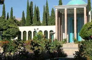 «شیرازی ها» در کنار «آرامگاه سعدی»؛ سال 1285 شمسی (عکس)