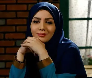 ابراز علاقه مجری زن تلویزیون در برنامه زنده