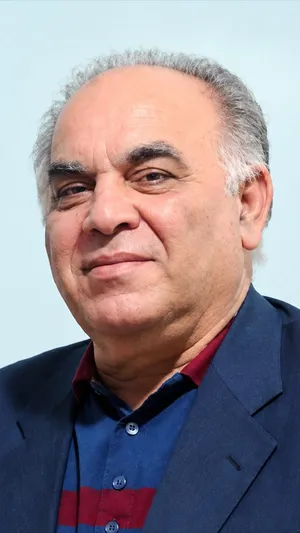 خواننده ترانه های محبوب دهه ۷۰ / بیژن خاوری(+صدا)