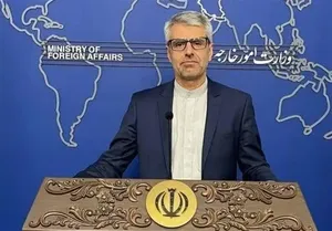 واکنش بقایی به حواشی حضور در تئاتر آرش؛ «در برابر دشمن حاضرجوابم، نه هموطنانم»