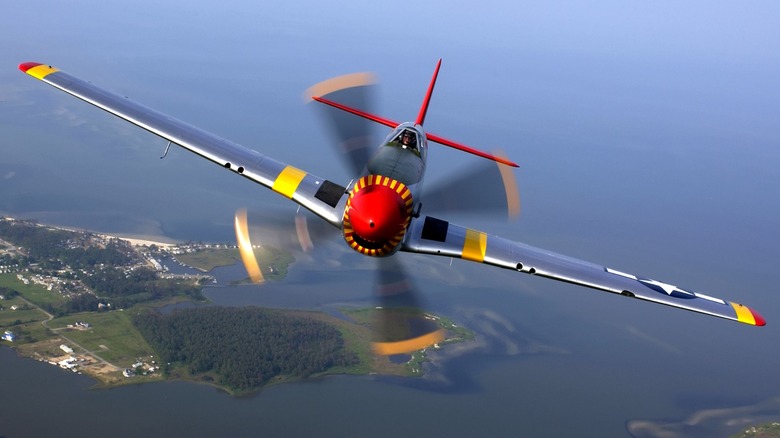 هواپیمای جنگنده P-51 موستانگ آمریکای شمالی هواپیمای جنگنده P-51 موستانگ آمریکای شمالی