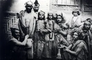 حاجی اسمعیل، پسر 14 ساله غول پیکر در عصر قاجار؛ سال 1273(عکس)