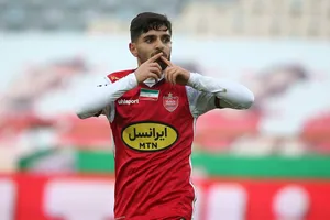 گل دوم پرسپولیس به شمس‌آذر توسط محمد عمری محبی در دقیقه ۱۵
