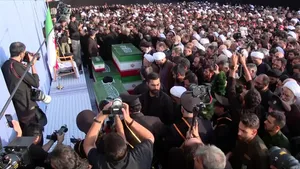 فیلم کامل اقامه نماز بر پیکر رهبر شهید انقلاب در مسجد جمکران