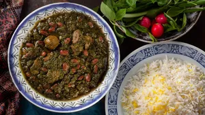 قورمه سبزی را با این روش بپزید و طعمی متفاوت را تجربه کنید