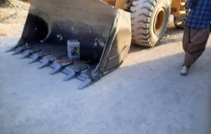مرگ کارگر سنگ‌شکن بر اثر سقوط از پاکت لودر