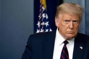 ادعای ترامپ: توقف گفتگوها با ایران نادرست است