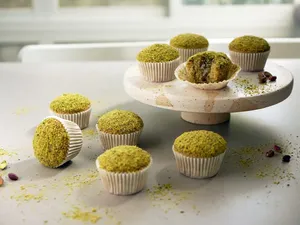 طرز تهیه مافین پسته‌ ای؛ خوراکی خوشمزه و جذاب برای مدرسه