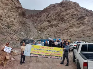 معدن‌کاوی به جاده ییلاقی رسید