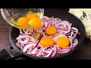 طرز تهیه صبحانه با تخم‌مرغ و سوسیس؛ یک غذای خوشمزه و سریع در ماهیتابه