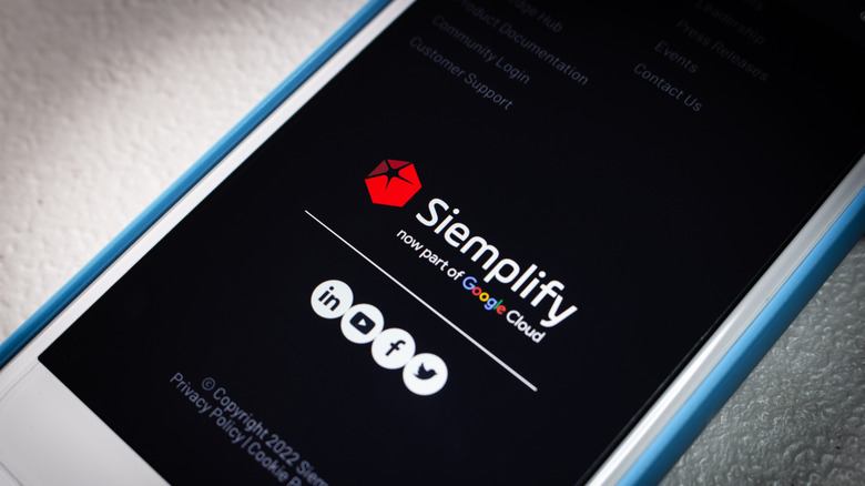 سیمپلیفای (Siemplify)