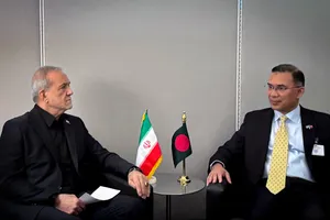 پزشکیان در دیدار نخست‌وزیر بنگلادش: خواهان همکاری سازنده با جامعه جهانی هستیم اما فشار و زور را نمی‌پذیریم