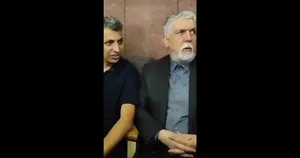 عادل فردوسی‌پور دست وزیر را بوسید؟