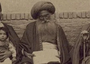 «حکیم نورمحمود» پزشک یهودی دربار ناصرالدین شاه در میان اعضای خانواده (عکس)