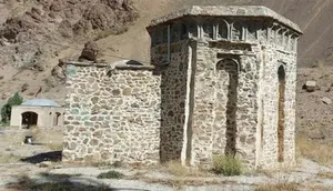 برج آرامگاهی تهمینه (+عکس)