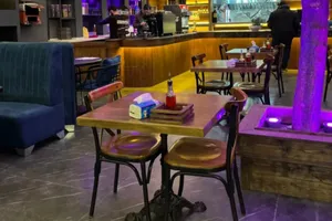 استاندار قم خطاب به کافه‌داران: تخلفی نکنید که مورد نظر دستگاه‌های خاص قرار بگیرد