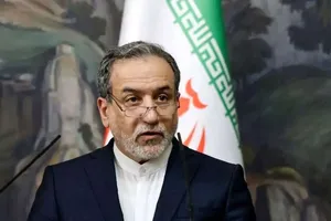واکنش عراقچی به اتهامات نخست وزیر بریتانیا: دارید مقصر را در جای اشتباهی جست‌وجو می‌کنید