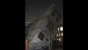 ریزش ناگهانی مجتمع مسکونی در نجف چندین زخمی برجای گذاشت (فیلم)