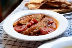 طرز تهیه خوراک گوجه بادمجان ساده با طعمی بی‌نظیر