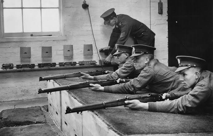 تفنگهای تکرارشونده (Repeating Rifles) تفنگهای تکرارشونده (Repeating Rifles)