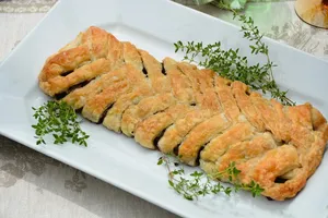 طرز تهیه اشترودل مرغ و قارچ؛ خوشمزه و خاص برای مهمانی