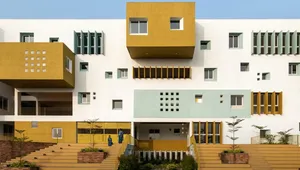 ساختمان جالب مدرسه KLE در هند (+عکس)
