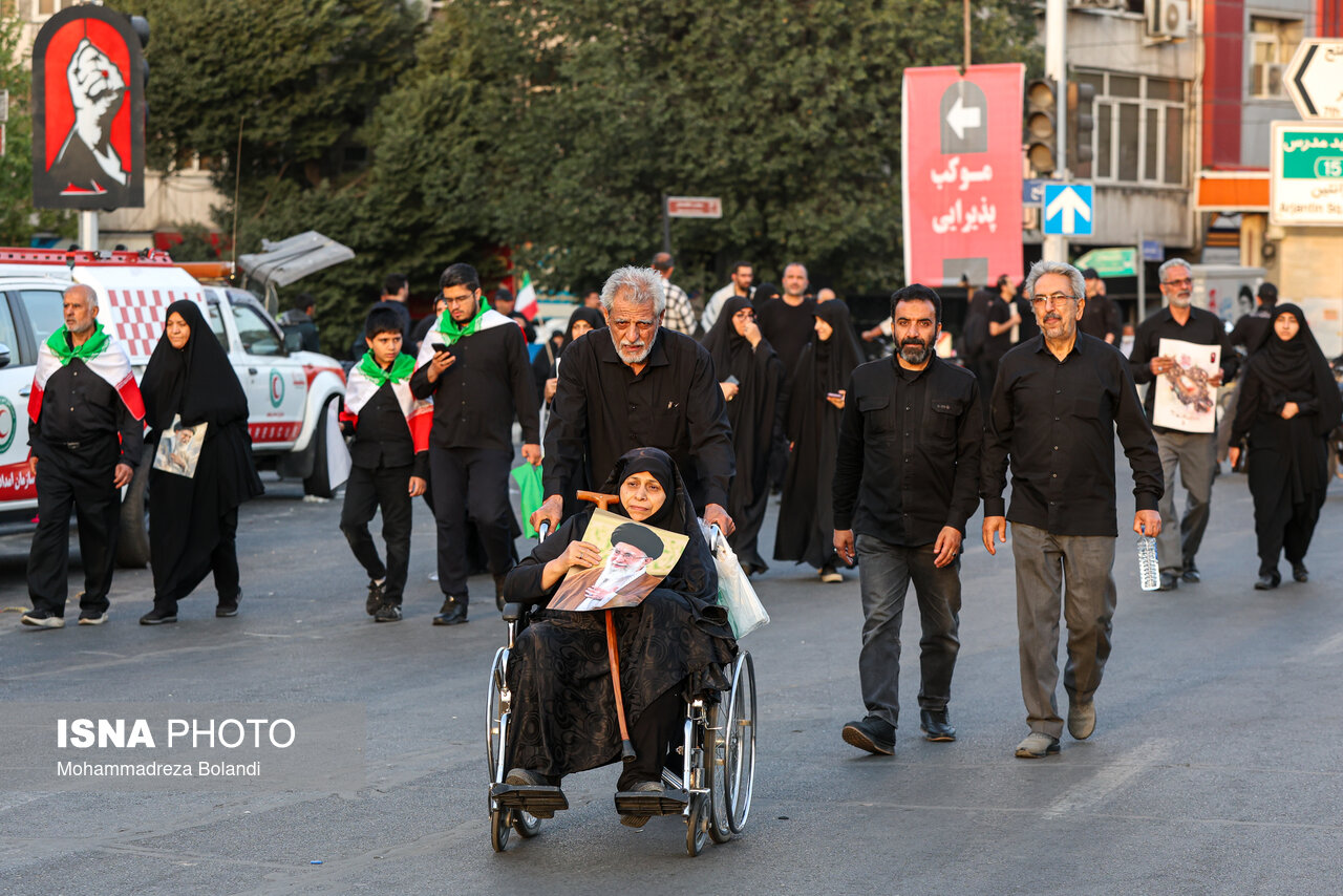 عزاداران در وداع با رهبر شهید عزاداران در وداع با رهبر شهید
